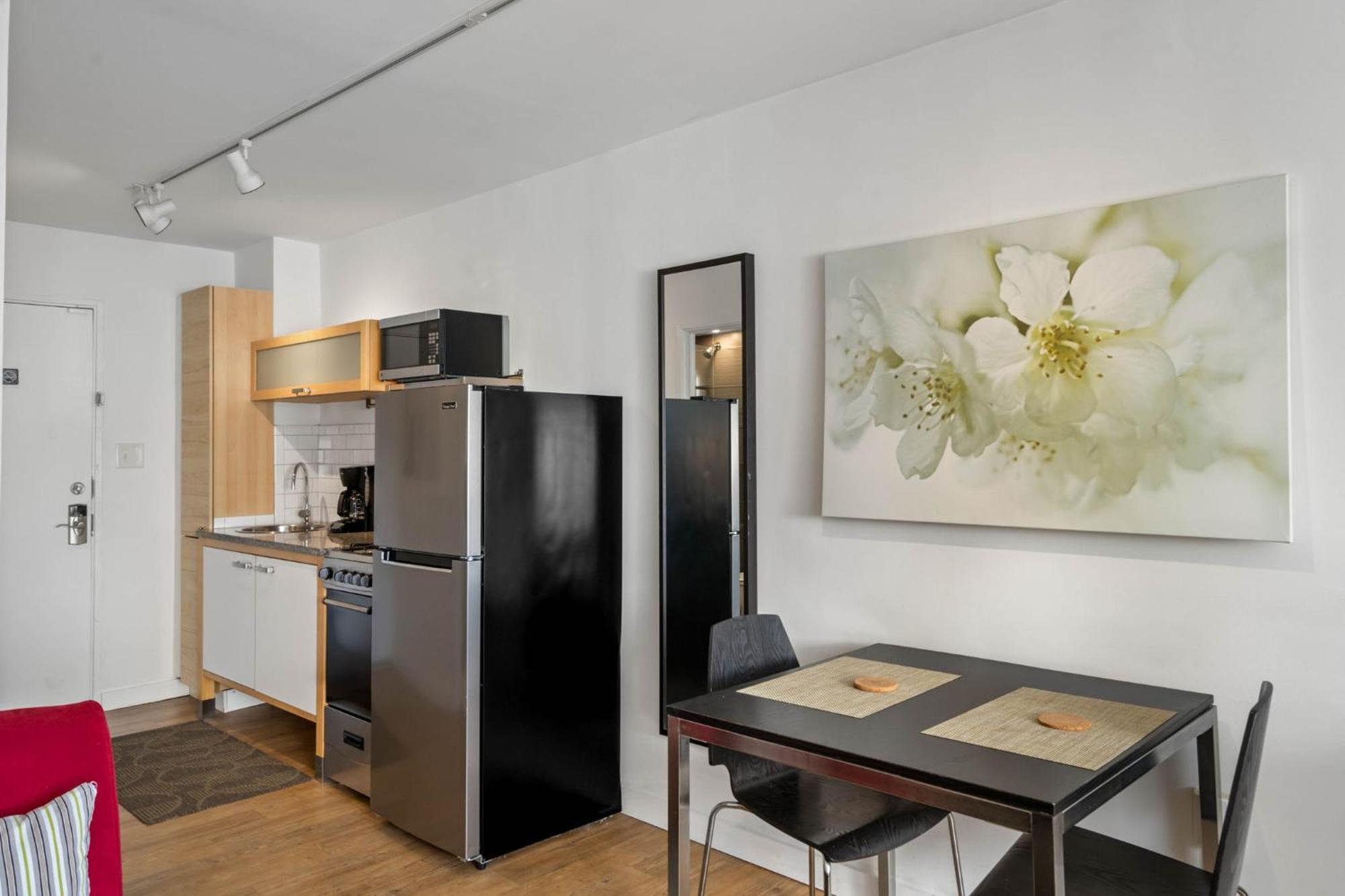 On 25th By Bca Furnished Apartment *