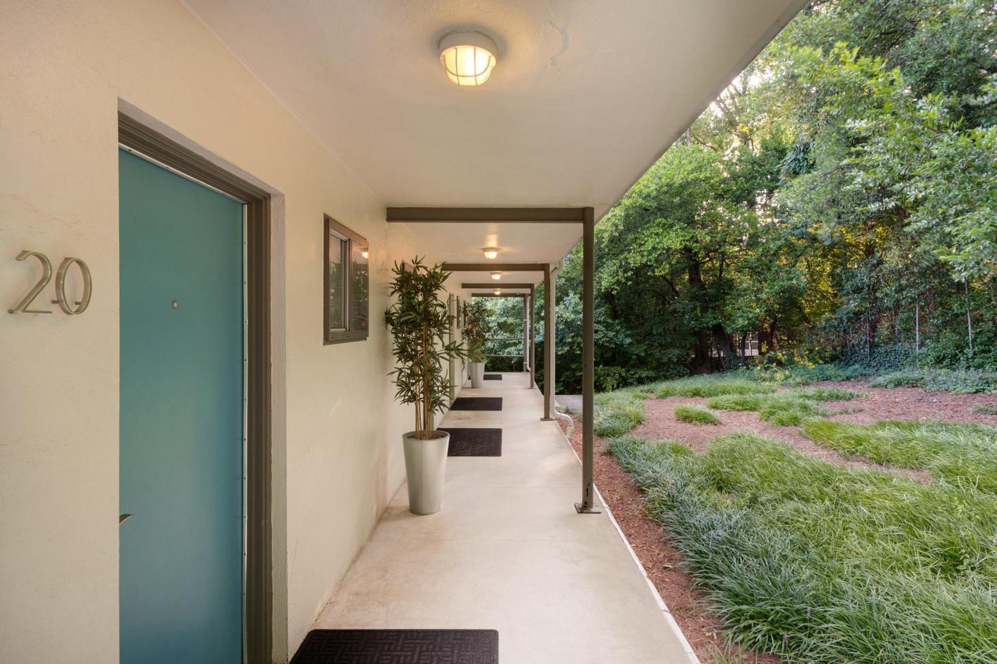 Apartment On 25th By Bca Furnished *
