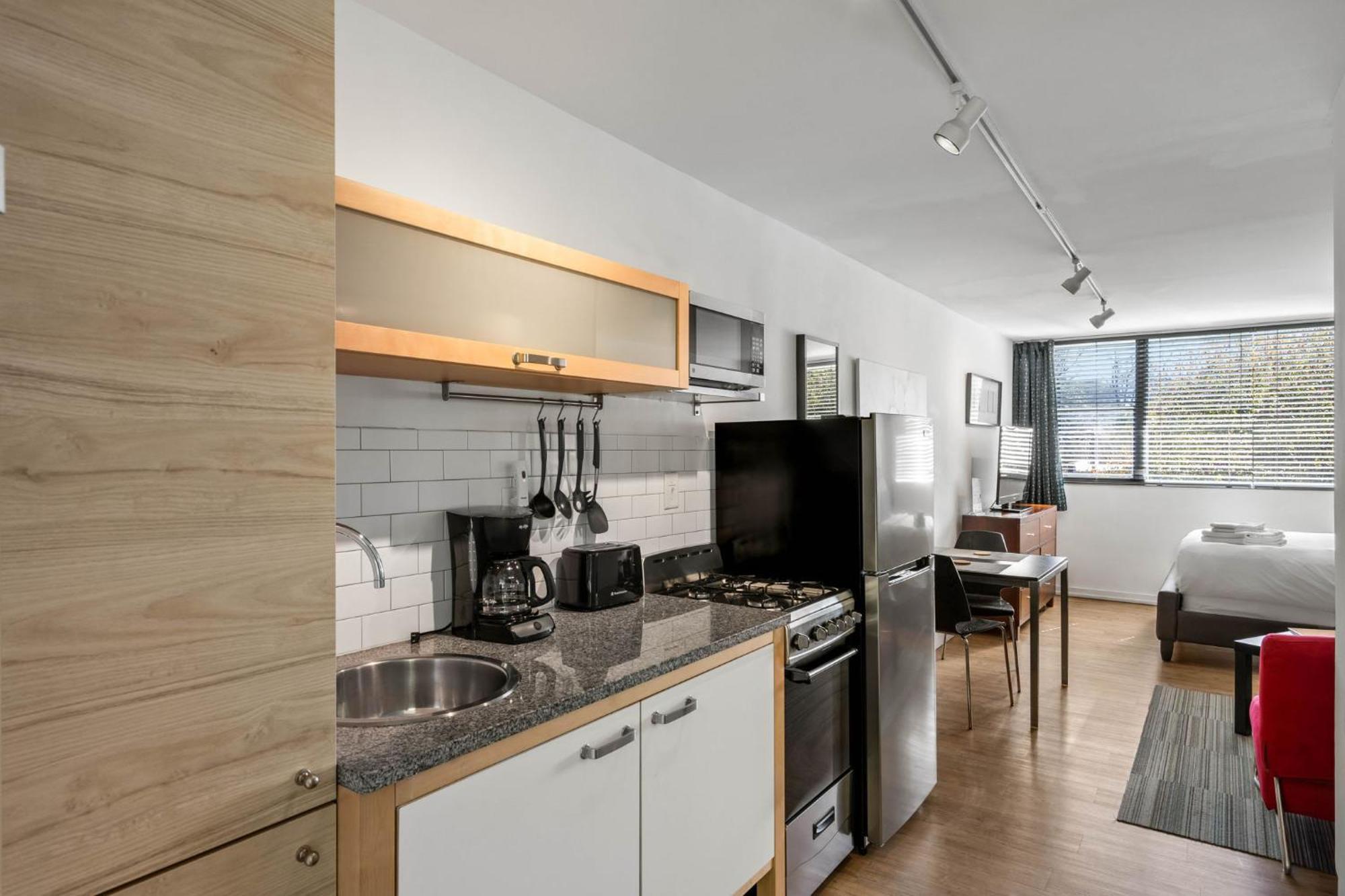 Apartment On 25th By Bca Furnished *